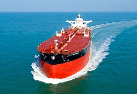 초강세를 보이고 있는 스크러버 장착 현대식 VLCC. 사진 : 현대삼호중공업