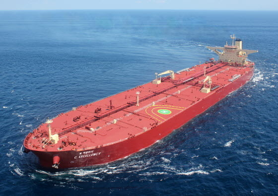 운항 중인 VLCC. 사진 : HD현대중공업