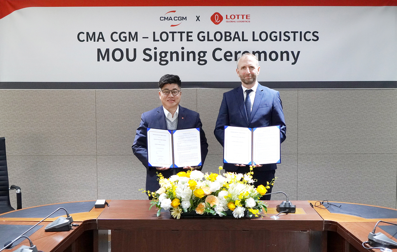 롯데글로벌로지스와 CMA CGM 간 전략적 파트너십 체결 모습. 사진 : 롯데글로벌로지스
