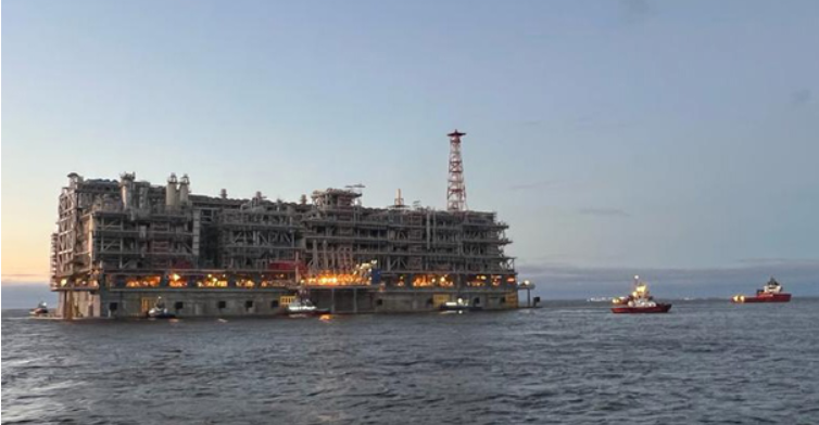 Arctic LNG-2 프로젝트용 두번째 GBS용 모듈이 운송되고 있다. 사진 : Rosmorport