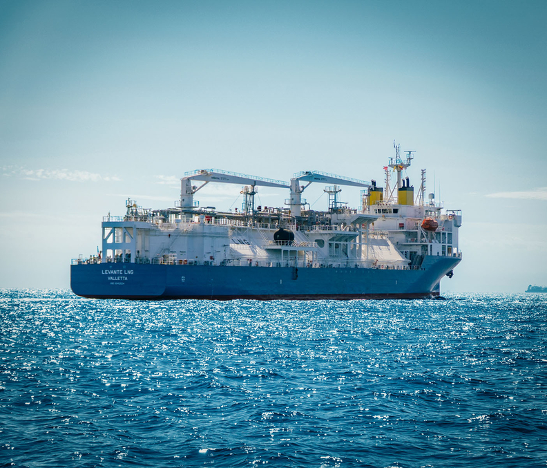 지브롤터해협에서 운영 중인 1만 2,500cbm급 LNGBV 'LevanteLNG호'. 사진 : Hercules Tanker Management