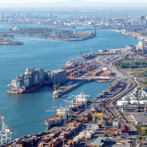 몬트리올항 컨테이너터미널. 사진 : PORT-MONTREAL