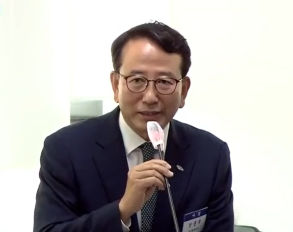 국감장에서 인사말하는 강준석 BPA 사장. 사진 : 국회의사중계 캡처