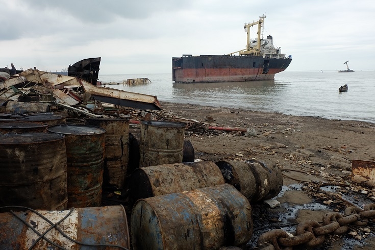 서남아 방글라데시의 치타공 해체장. 사진 : NGO Shipbreaking Platform