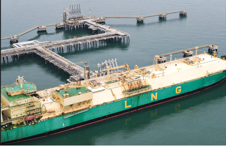 LNG를 선적하는 NLNG 선박. 사진 : Nigeria LNG