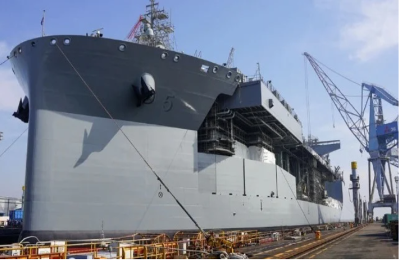 미쓰비시중공업에서 정비 및 수리를 받는 'USS Miguel Keith호'. 사진 : US Navy
