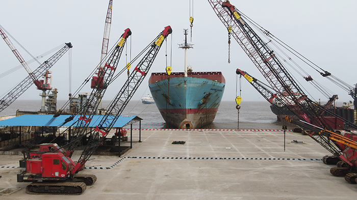 인도 알랑(Alang)에 있는 HKC 인증 선박재활용시설. 사진 : Wirana Shipping