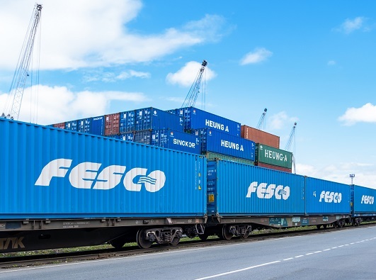열차로 운송되는 Fesco 컨테이너. 사진 : Fesco