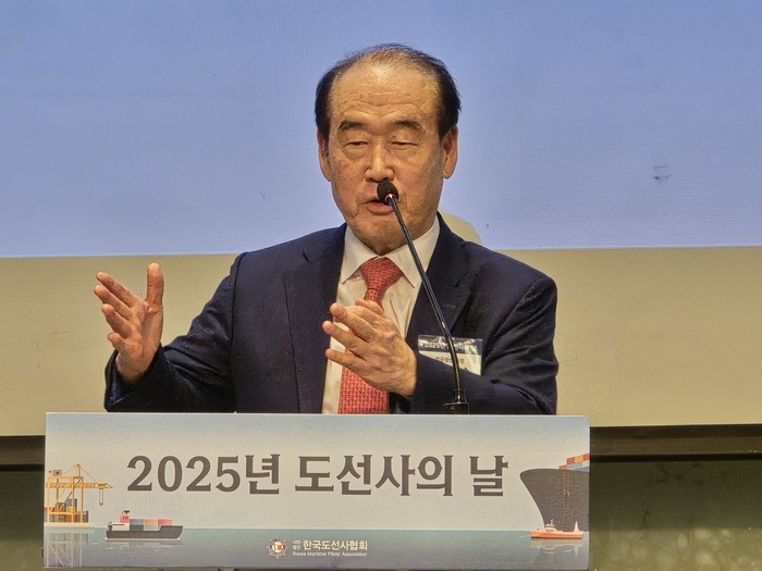 축사하는 정태순 장금상선 회장。