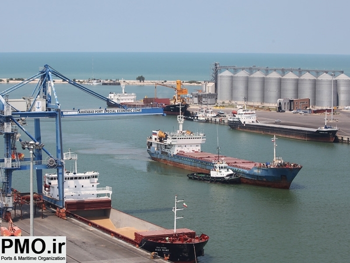 이란 아미라바드항에 기항한 선박들. 사진 : Ports and Maritime Organization of Iran