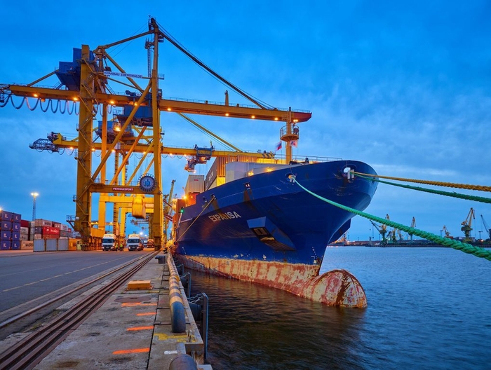 상트페테레스부르크항의 Petrolesport터미널. 사진 : Global Ports
