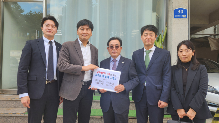 대통령실을 찾은 이채익 해운조합 이사장과 박영삼 선원노련 본부장 등 일행. 사진 : 한국해운조합