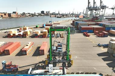 수소 구동 스트래들 캐리어. 사진 : Konecranes