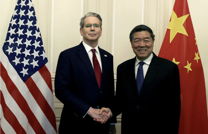 Scott Bessent 미 재무장관과 허리펑 중국 부총리. 사진 : US Department of Treasury