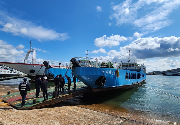 사진은 비교적 현대화된 연안의 한 차도선. 사진 : KOMSA
