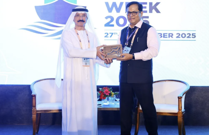 인도 해양주간 행사에 참석한 DP World CEO Sultan Ahmed bin Sulayem(왼쪽)과 인도 항만·해운·수 장관인 Shri Sarbananda Sonowal. 사진 : DP World