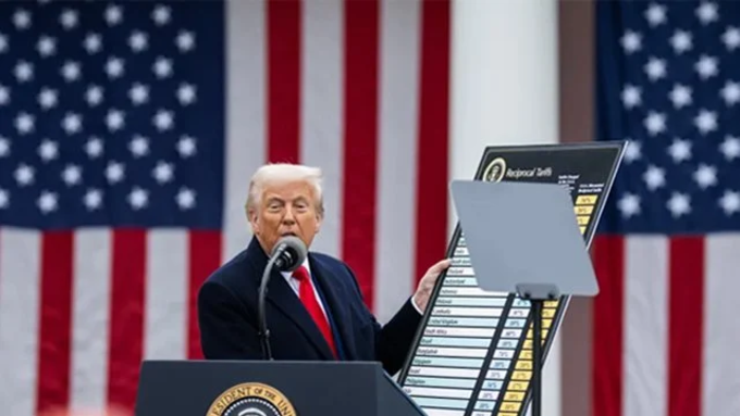 트럼프, 무역법 122조 기반 10 글로벌 관세 선언