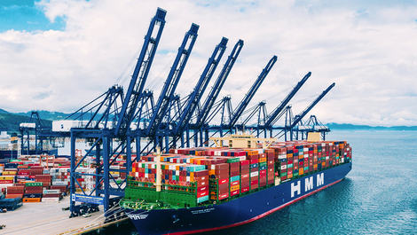 해협 봉쇄 200만 TEU 발 묶어… '컨' 운임 30 급등